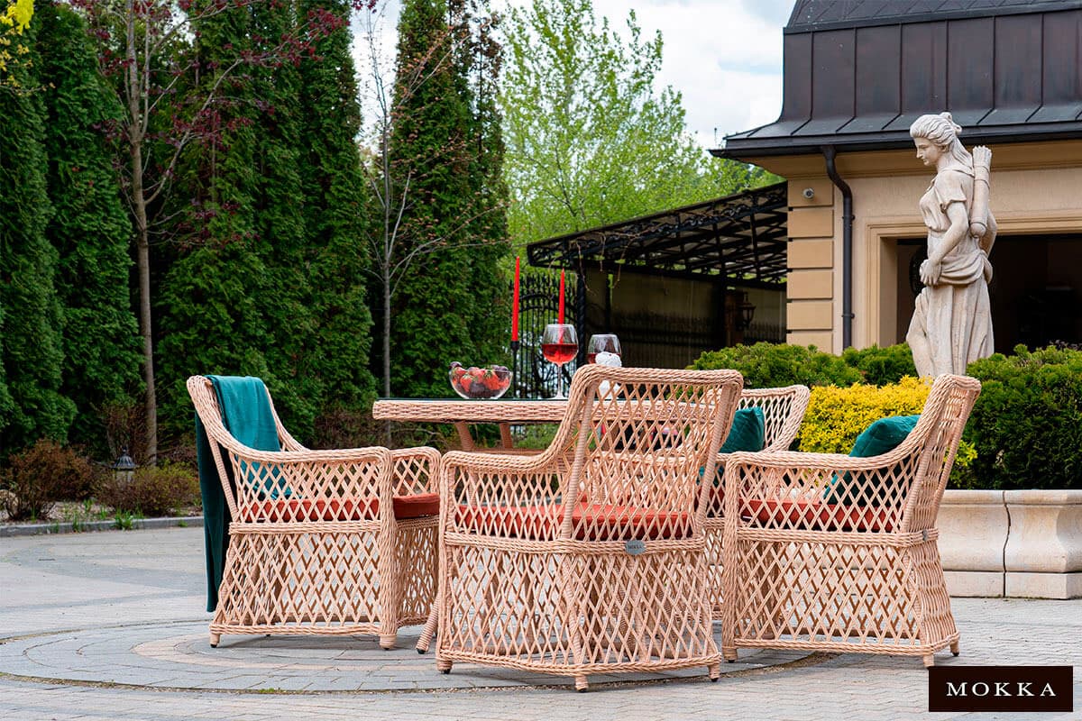Комплект мебели MOKKA VILLA ROSA (стол обеденный квадратный, 4 кресла 
